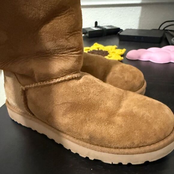 Women’s uggs size 7 Bailey bow fur tall - Picture 2 of 8